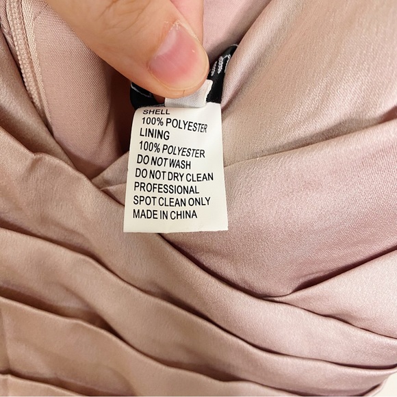 La Femme Mauve Deep V-Neck High Slit Simple Prom A-Line Gown Size 4 - Picture 6 of 6